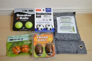 100均【ダイソー】で買った消臭ボールで靴の臭いは消えるのか。スニーカーボールや他の商品と比較してみた結果(おすすめランキング付)